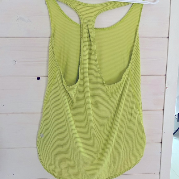 Lululemon tank neon yellow - Picture 2 of 2